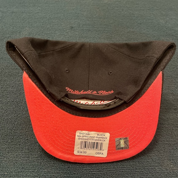 Mitchell & Ness NBA Miami Heat SnapBack Hat - Picture 4 of 4